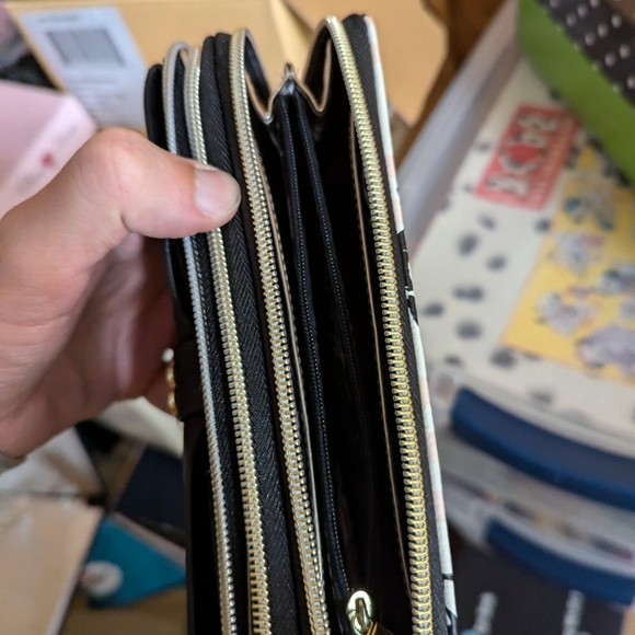 Betsey Johnson wallet - Picture 3 of 4